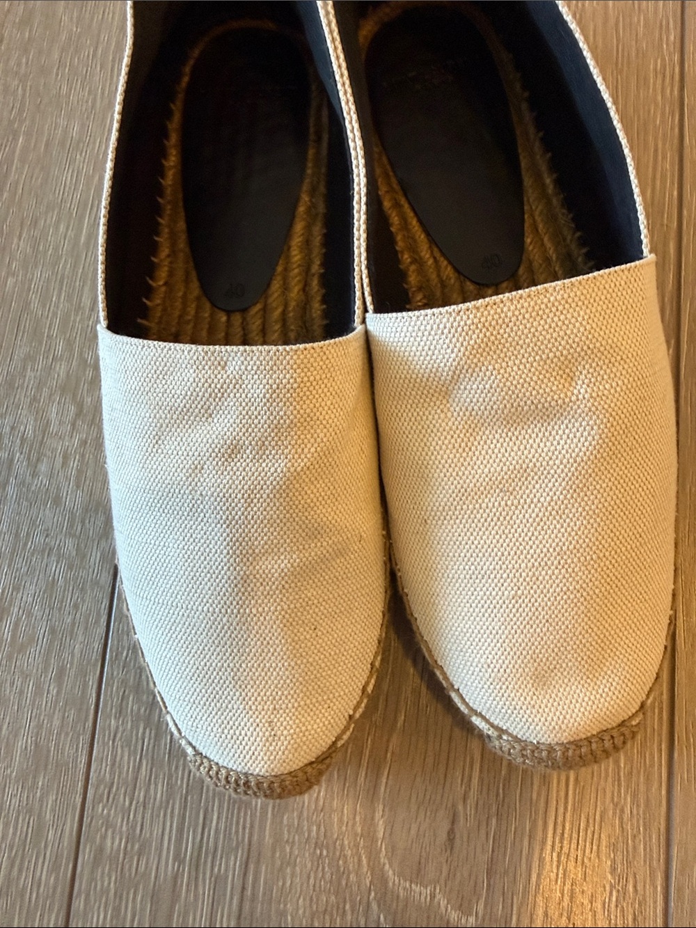 SAINT LAURENT
Signature Espadrilles in White & Black - Picture 10 of 11